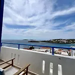 Apartament Theros *