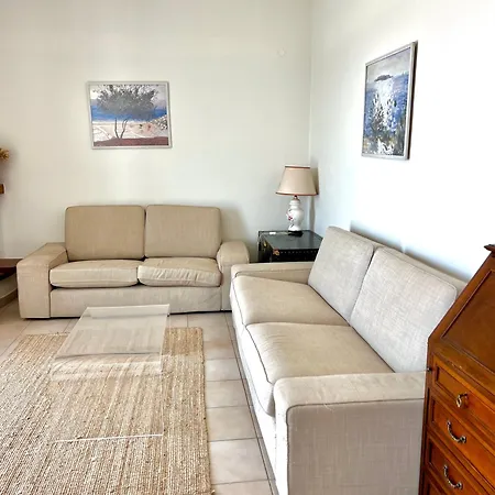 Theros Apartament *